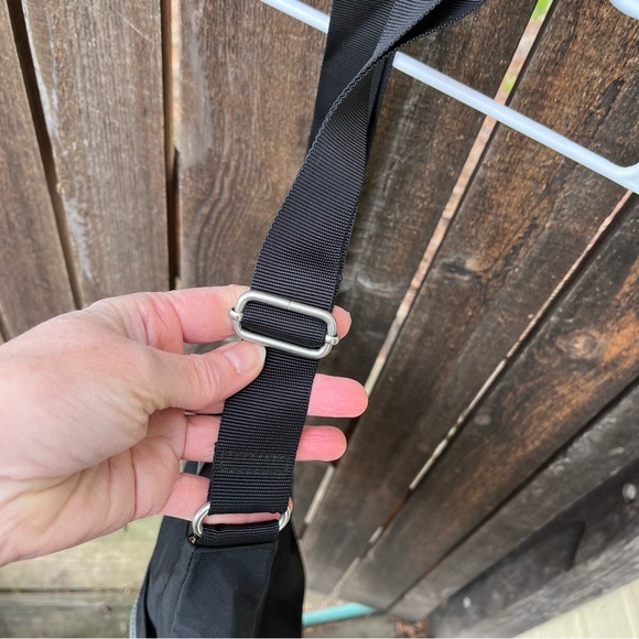 Baggallini Sidekick Large RFID Black Hobo Crossbody Bag Purse - Picture 4 of 16